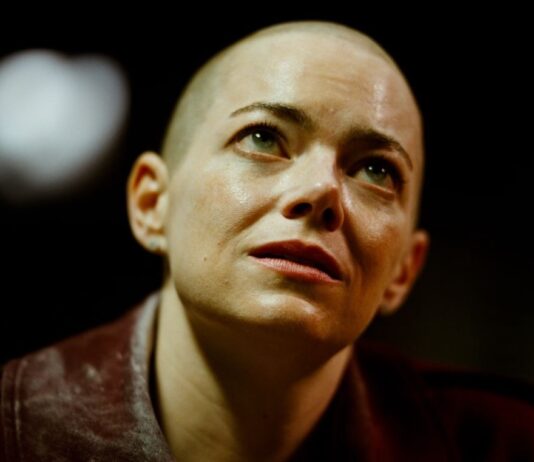 Bugonia: İnsanlık Kendini Yok Ediyor Mu?